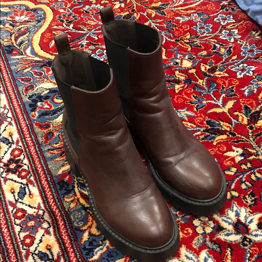 Madden girl burgundy chunky heeled chelsea boots